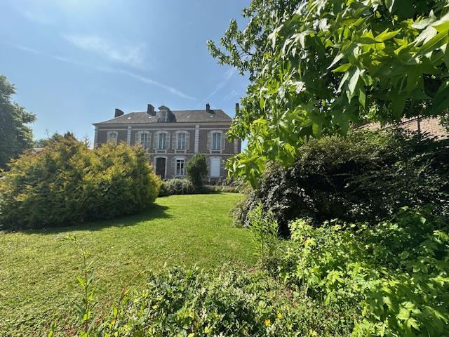 Maison - 242 m² - 7 pièces