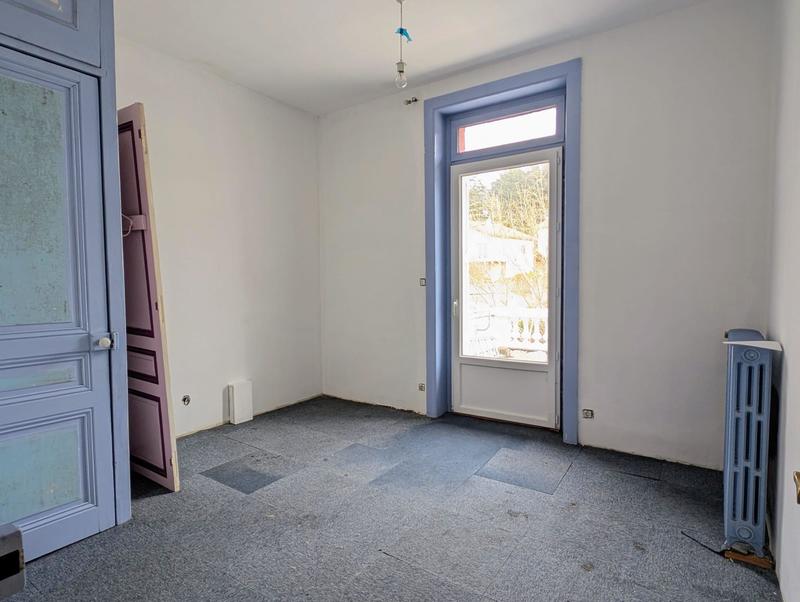 Maison - 180 m² - 8 pièces