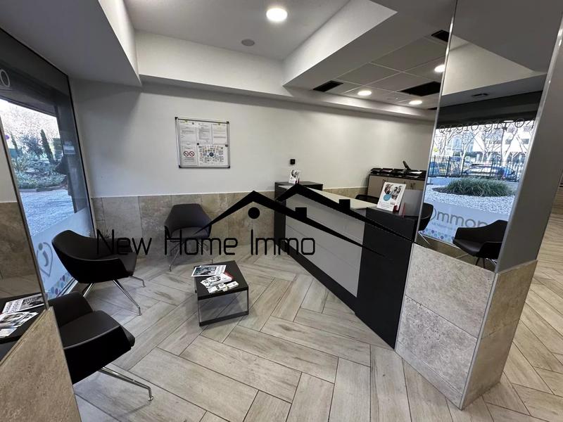 Local commercial - 100 m² - 2 pièces