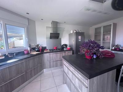 Maison - 195 m² - 8 pièces