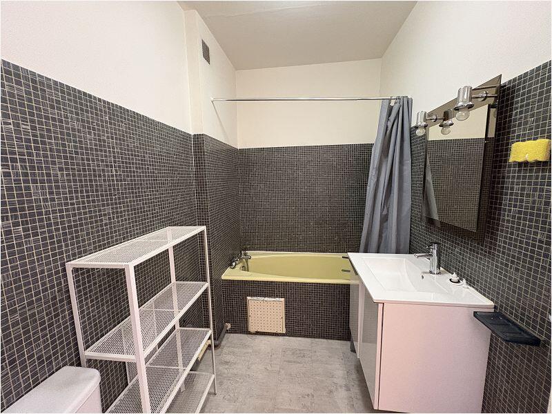 Studio - 24 m² - 1 pièce