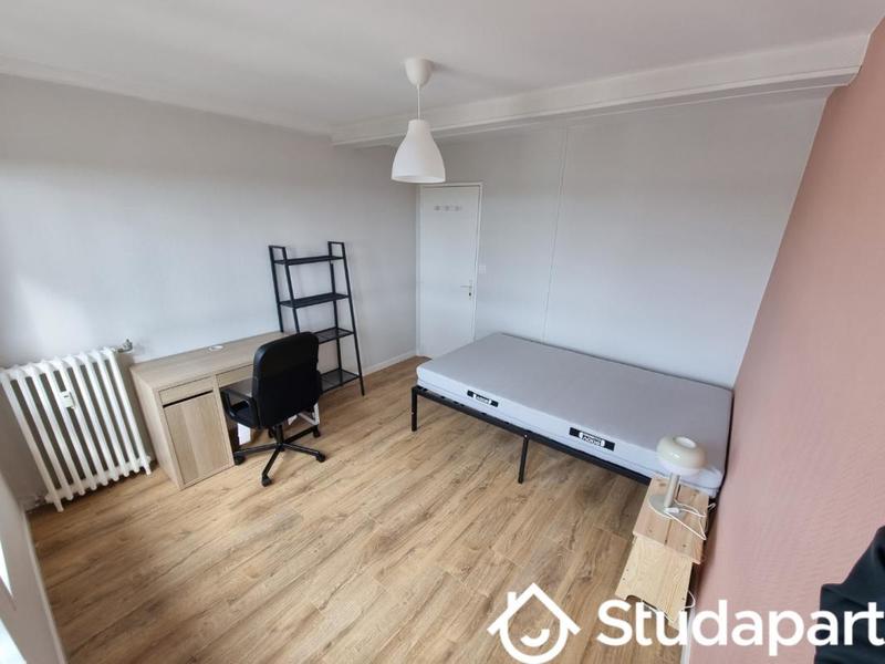 Chambre - 11 m² - 1 pièce