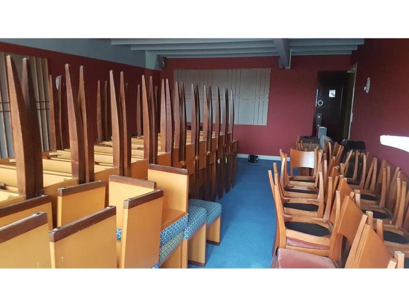 Local commercial - 1 478 m² - 40 pièces