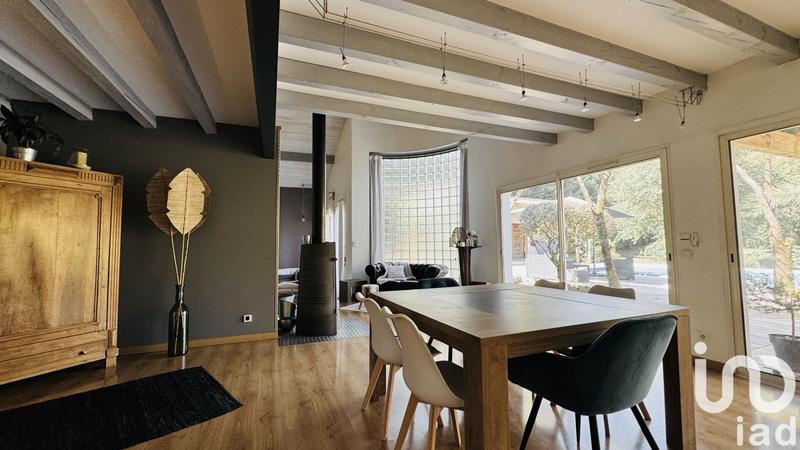 Maison - 260 m² - 9 pièces