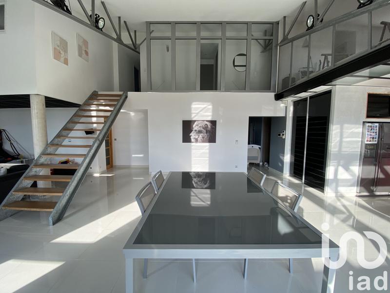 Maison - 239 m² - 7 pièces