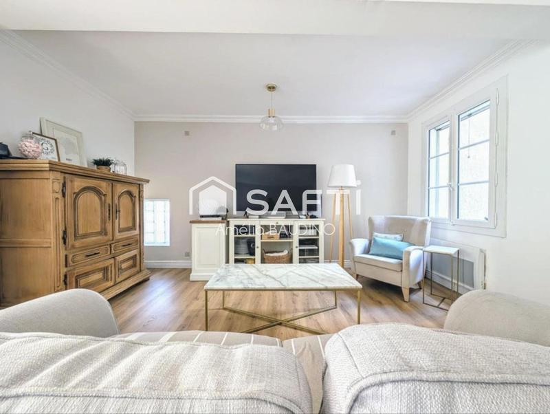 Maison - 180 m² - 6 pièces