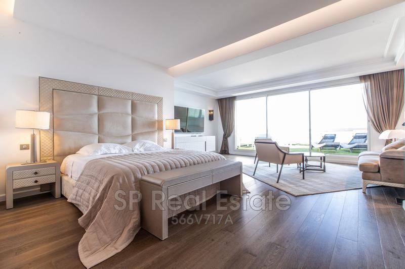 Appartement - 250 m² - 5 pièces