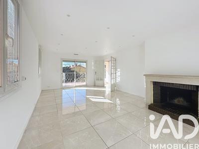 Maison - 200 m² - 7 pièces