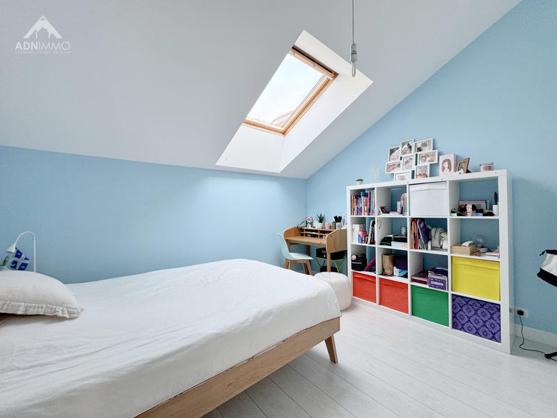 Maison - 240 m² - 8 pièces