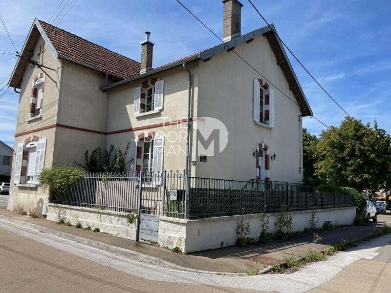 Demeure - 192 m² - 5 pièces