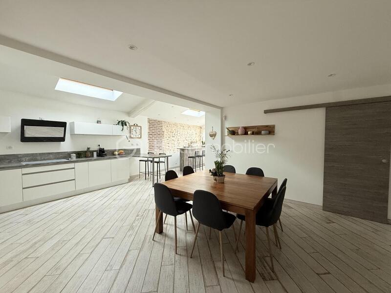 Maison - 180 m² - 7 pièces