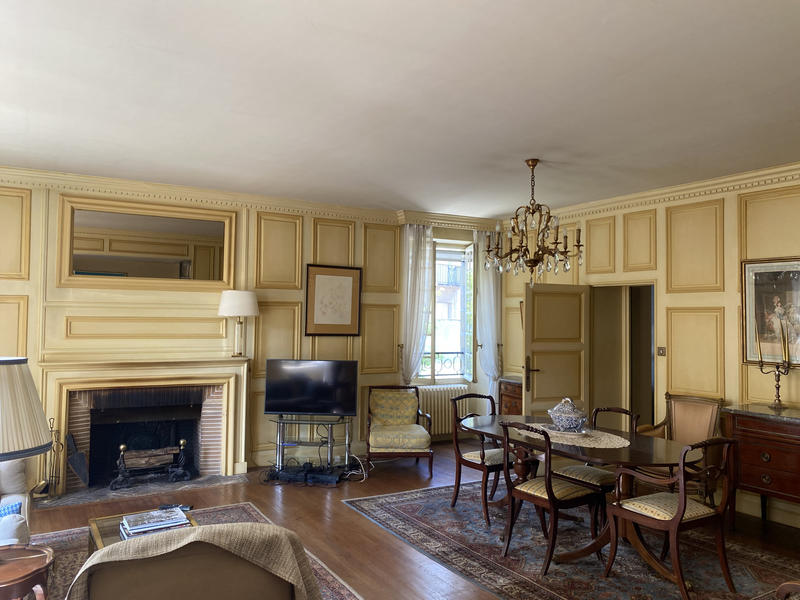 Maison - 230 m² - 7 pièces