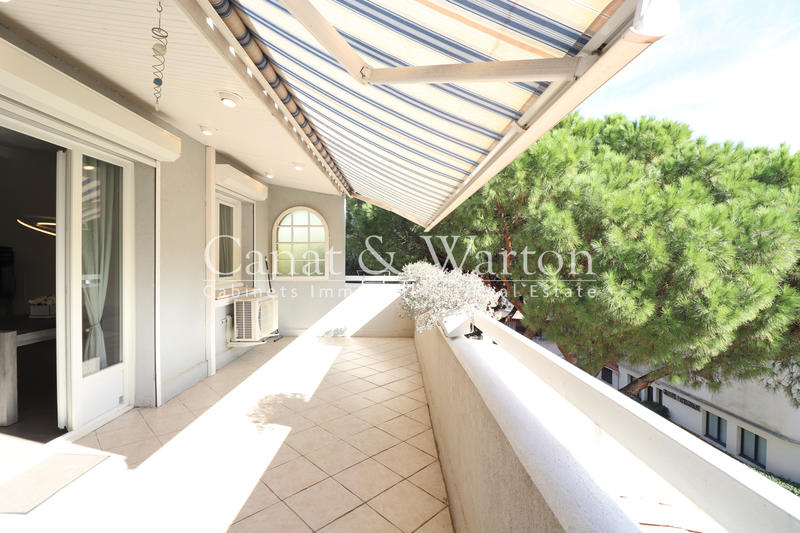 Appartement - 99 m² - 4 pièces