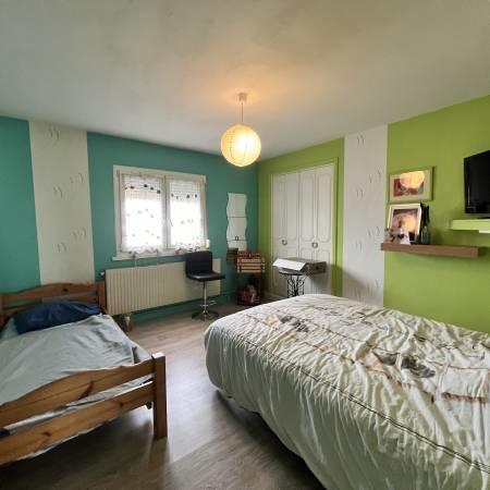 Maison - 218 m² - 9 pièces