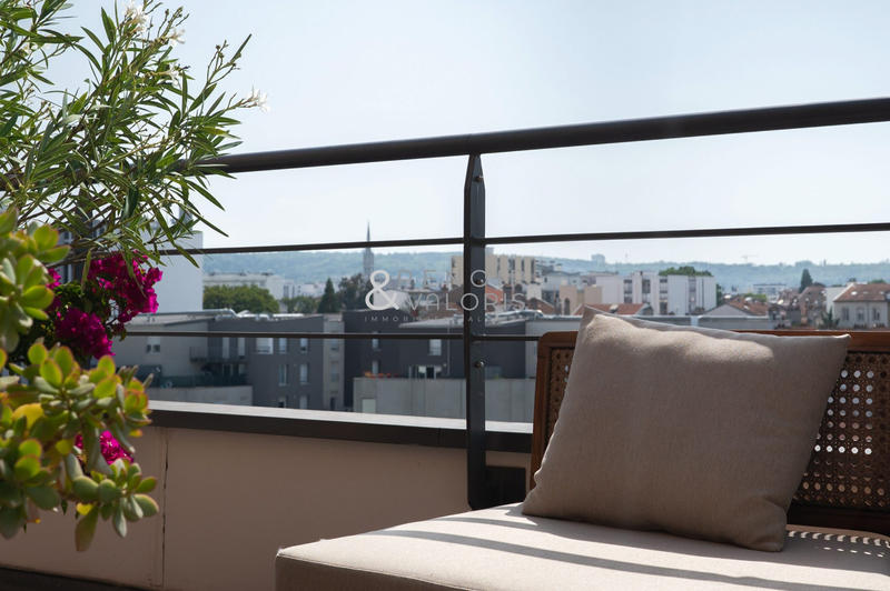 Appartement - 94 m² - 5 pièces