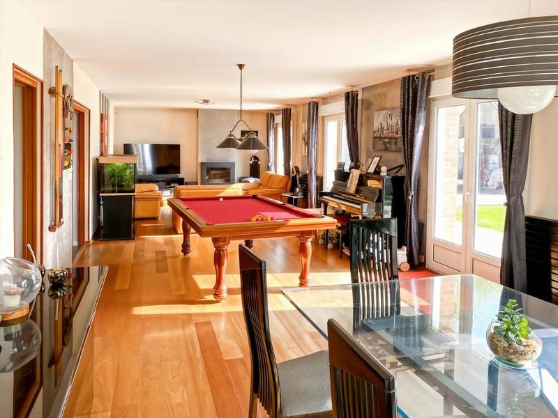 Maison - 206 m² - 5 pièces