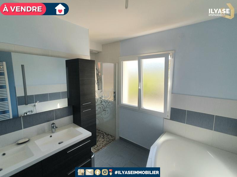 Maison - 143 m² - 8 pièces