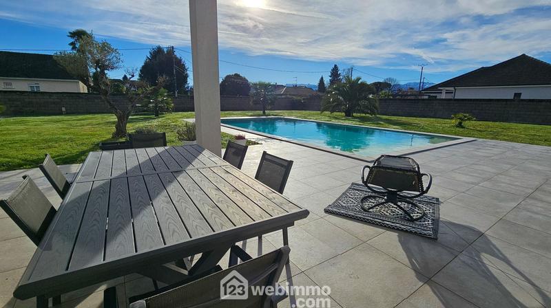 Villa - 165 m² - 8 pièces