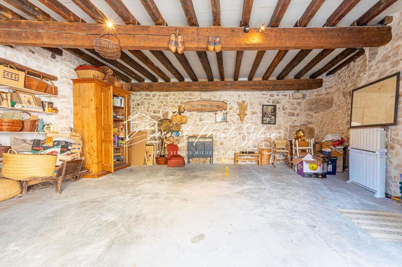 Demeure - 203 m² - 5 pièces