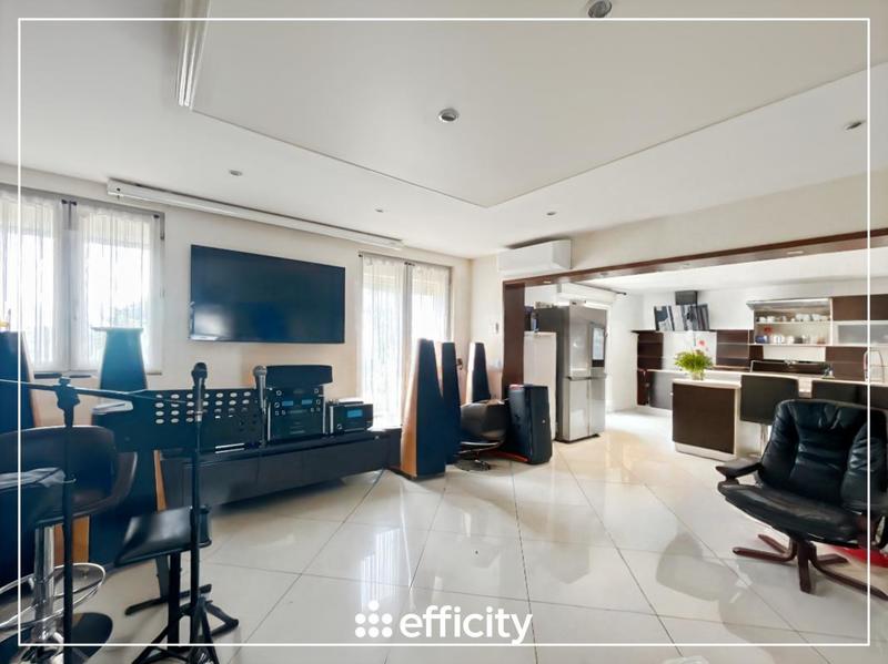 Pavillon - 223 m² - 12 pièces