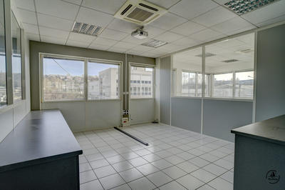 Bureau - 150 m² - 6 pièces