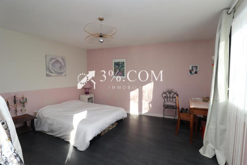 Maison - 138 m² - 9 pièces