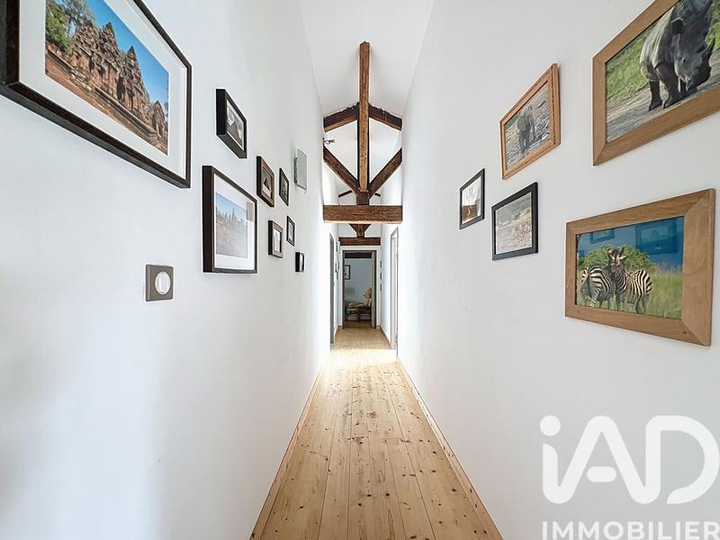 Maison - 230 m² - 6 pièces