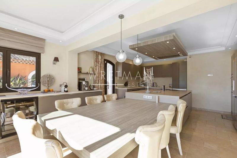 Maison - 472 m² - 10 pièces