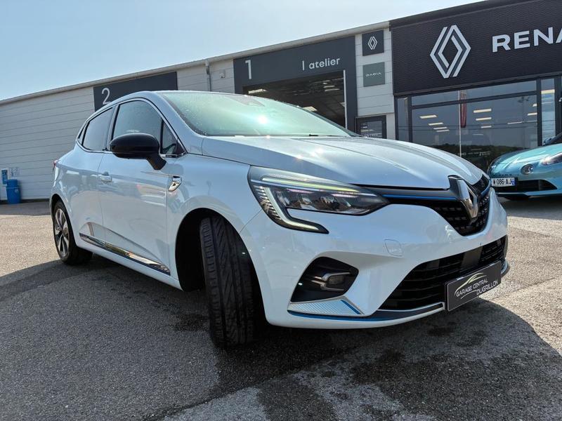 Renault Clio V 1.6 E-Tech Hybrid First