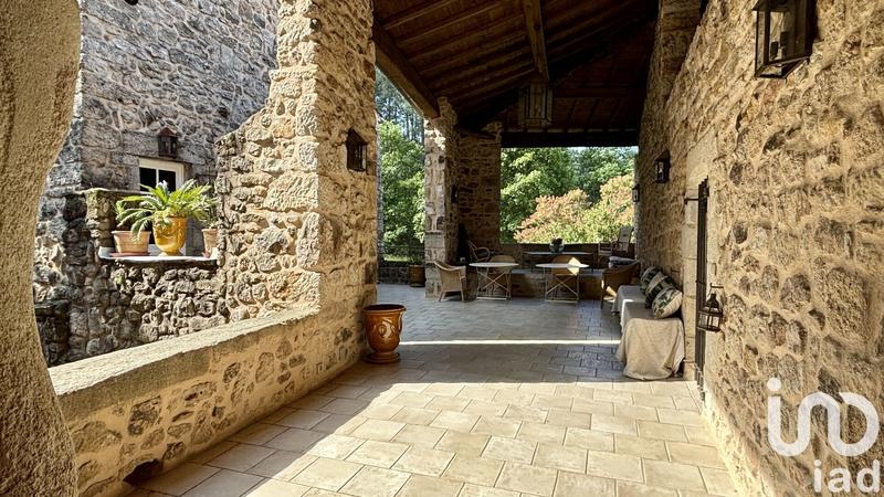 Maison - 404 m² - 12 pièces