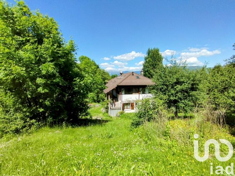 Maison - 270 m² - 12 pièces