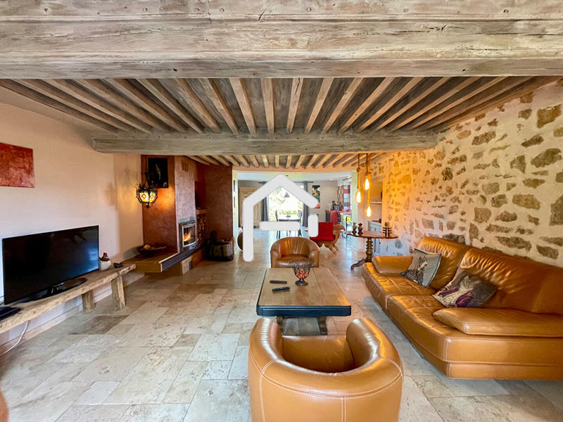 Demeure - 257 m² - 8 pièces