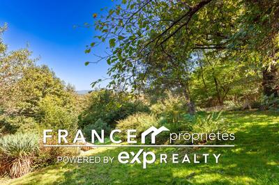 Maison - 223 m² - 7 pièces