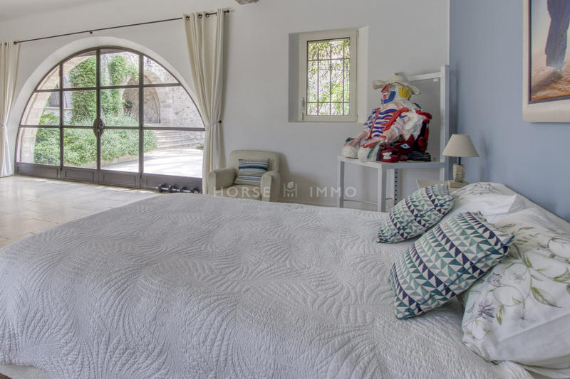 Maison - 600 m² - 20 pièces