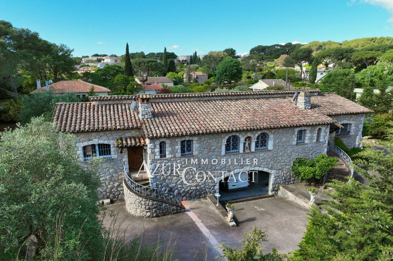 Villa - 224 m² - 8 pièces