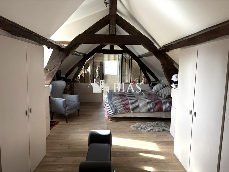 Maison - 280 m² - 8 pièces