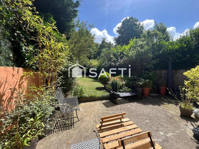 Maison - 211 m² - 8 pièces