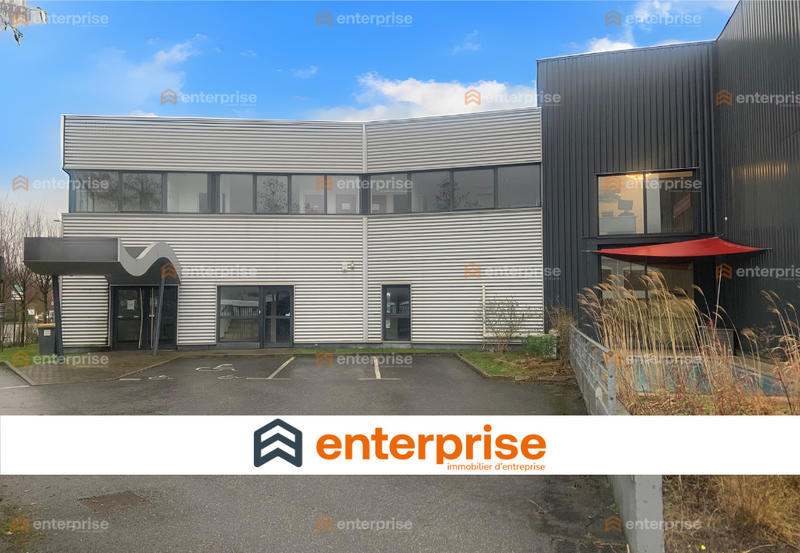 Local d'activité / Entrepôt - 897 m²