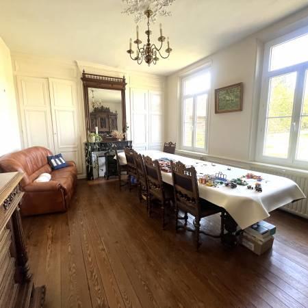 Maison - 201 m² - 9 pièces