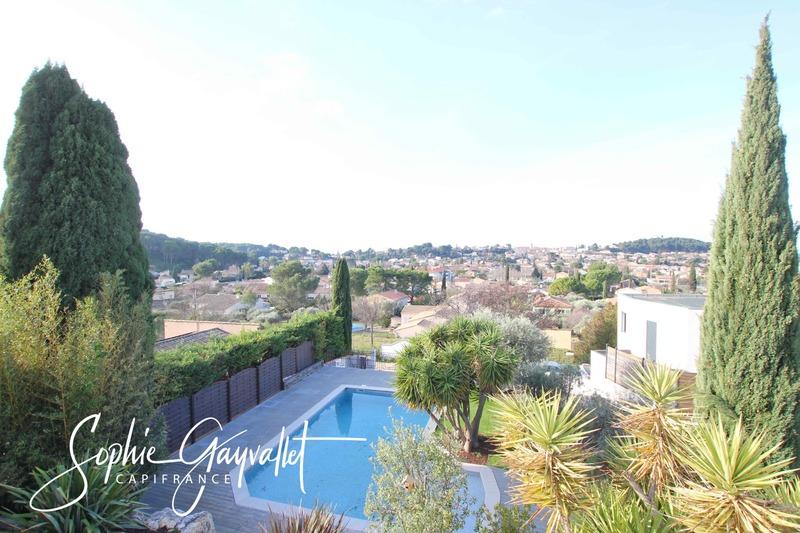 Villa - 168 m² - 6 pièces