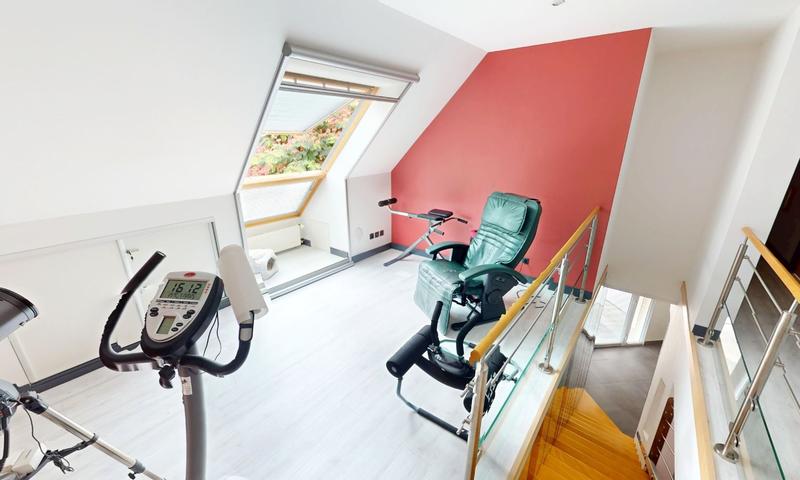 Maison contemporaine - 222 m² - 8 pièces