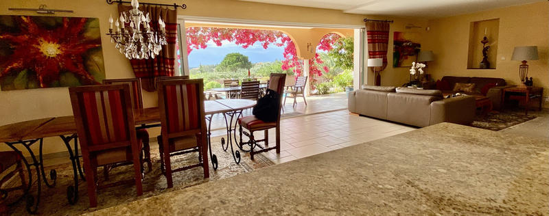 Maison - 265 m² - 9 pièces