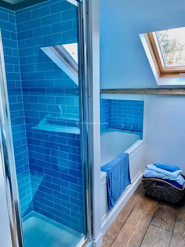 Maison - 237 m² - 10 pièces