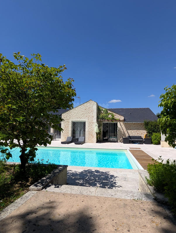 Maison - 220 m² - 7 pièces