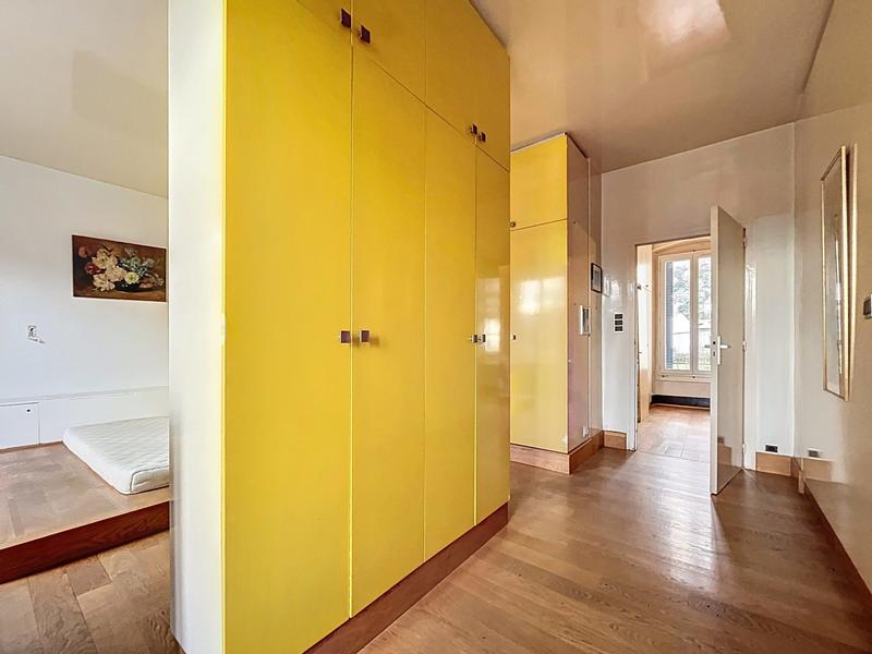 Maison - 261 m² - 8 pièces