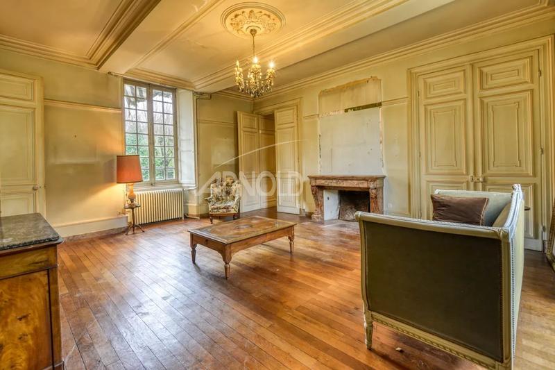 Maison - 463 m² - 15 pièces