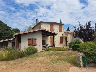 Maison en pierre - 148 m² - 7 pièces