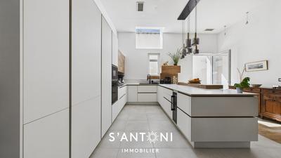 Duplex - 215 m² - 5 pièces