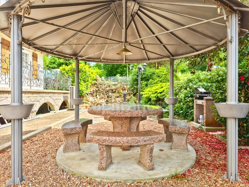 Maison - 178 m² - 8 pièces