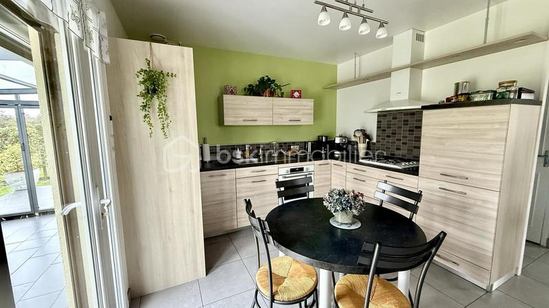 Maison - 98 m² - 5 pièces